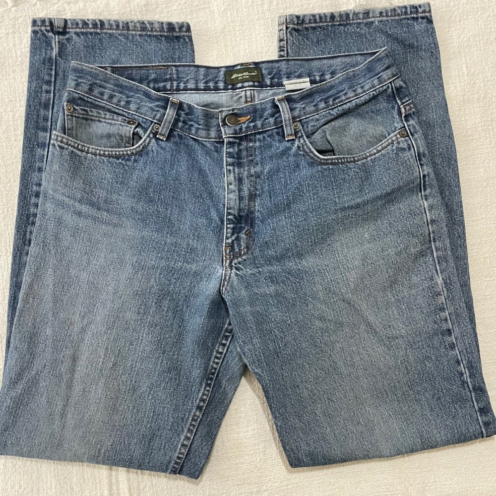 Eddie Bauer Classic Fit Mens Jeans 34x34 Medium Wash Blue Denim Straight Leg